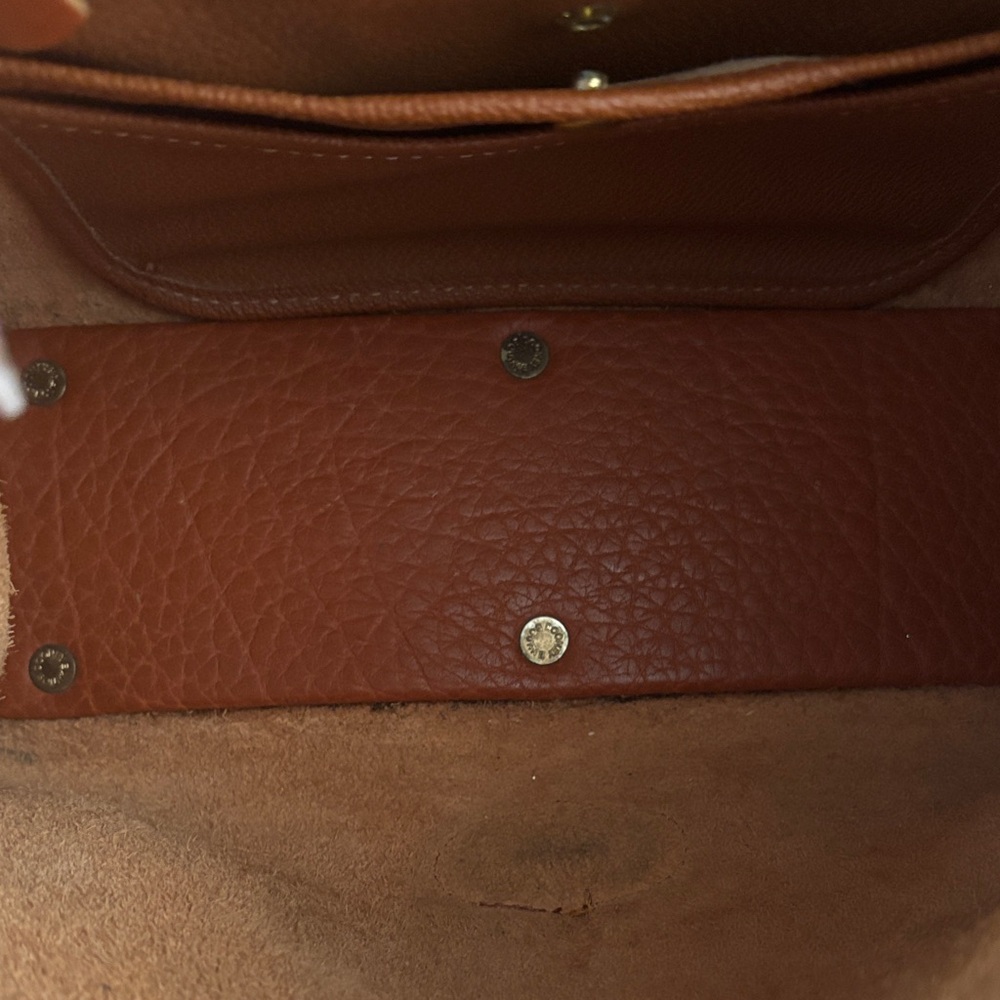 Vintage Like NEW Dooney & Bourke Saddle Pebbled Leather Crossbody Bag - Picture 4 of 12
